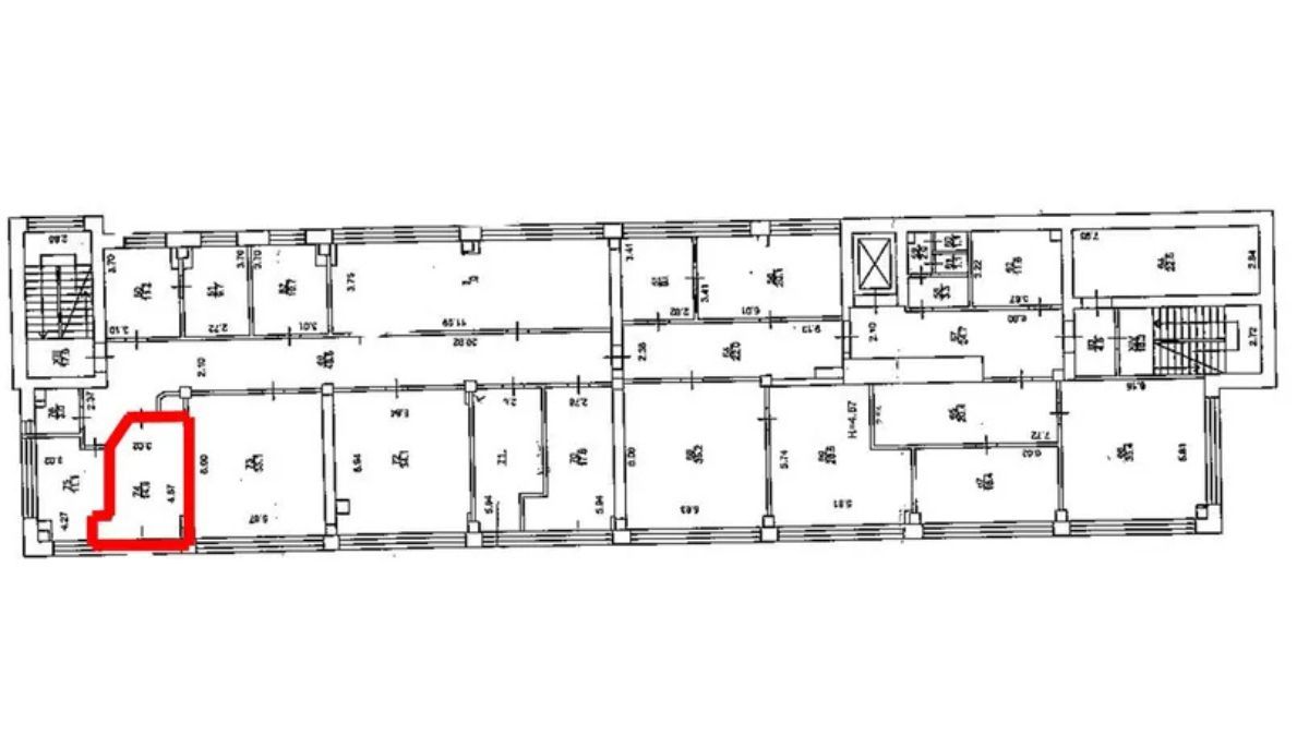 У центрі Коломиї в оренду здають приміщення у будівлі пошти 2