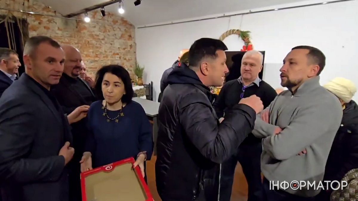 Скандал у Коломиї: на запитання про наркотики замість депутатки Белі відповідав підсудний Жупанський | ВІДЕО