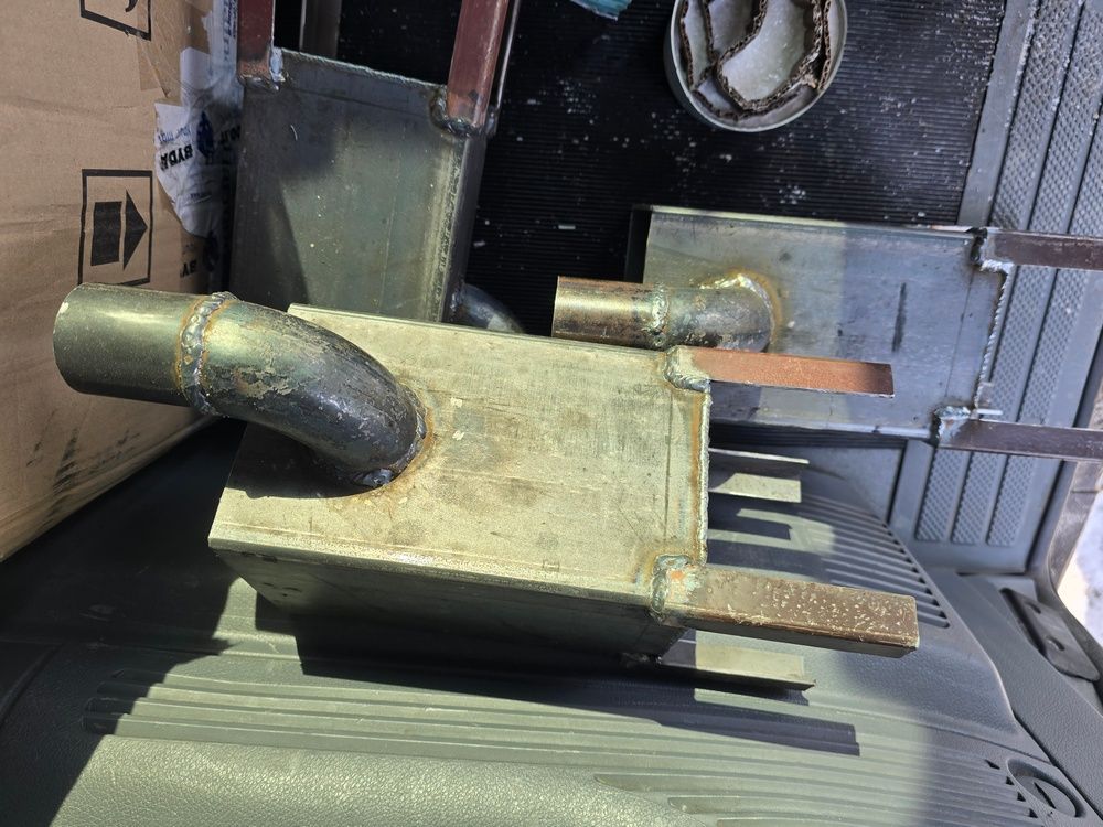 Волонтери "Локомотиву" відвезли чергову допомогу захисникам 4