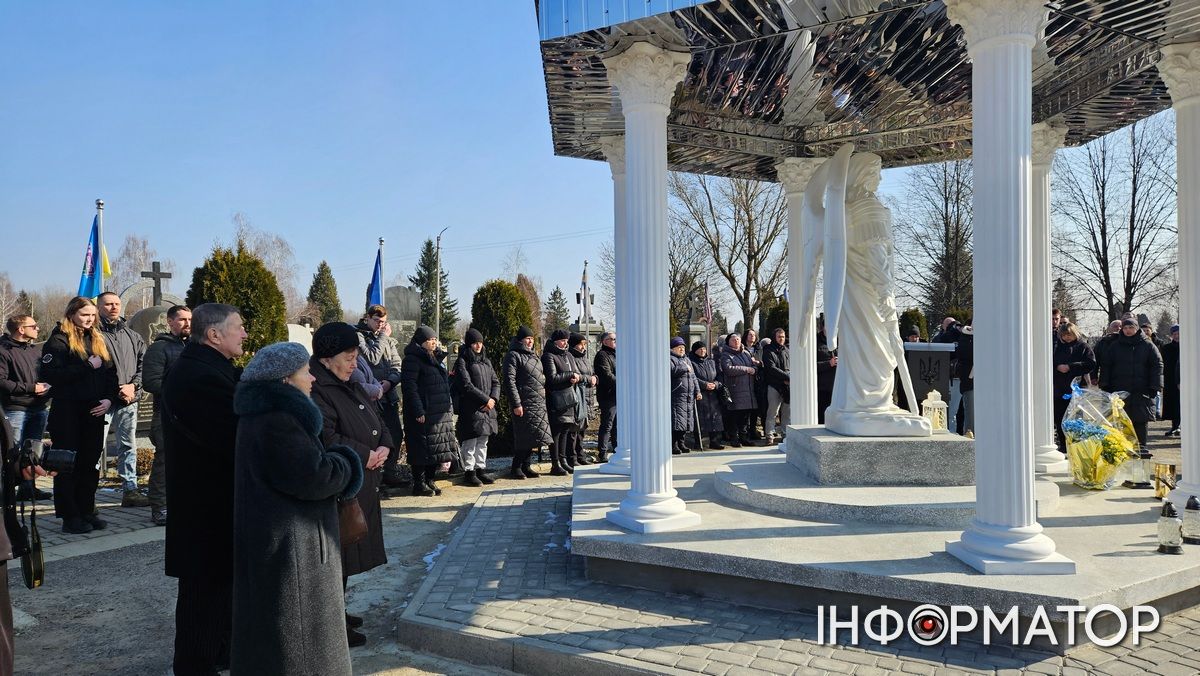 Вшанувати загиблих Героїв прийшли переважно рідні та друзі воїнів