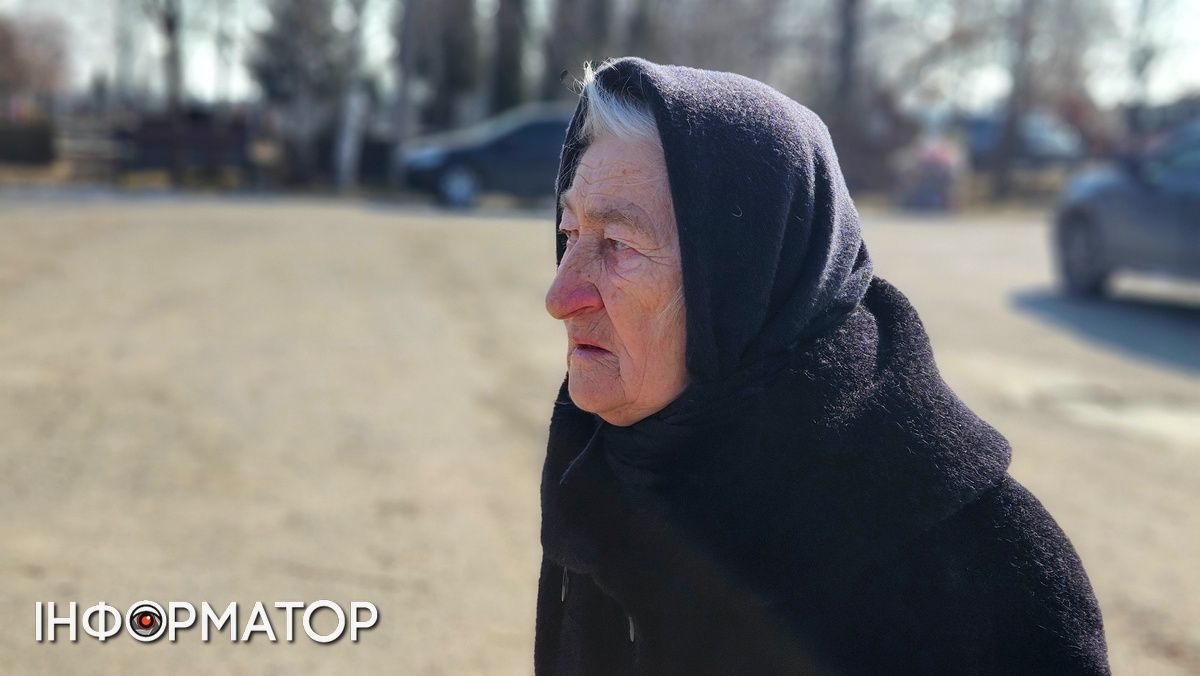 Цей дзвін по тобі... Пам'ятний молебень відбувся на Алеї слави міського кладовища Коломиї 11