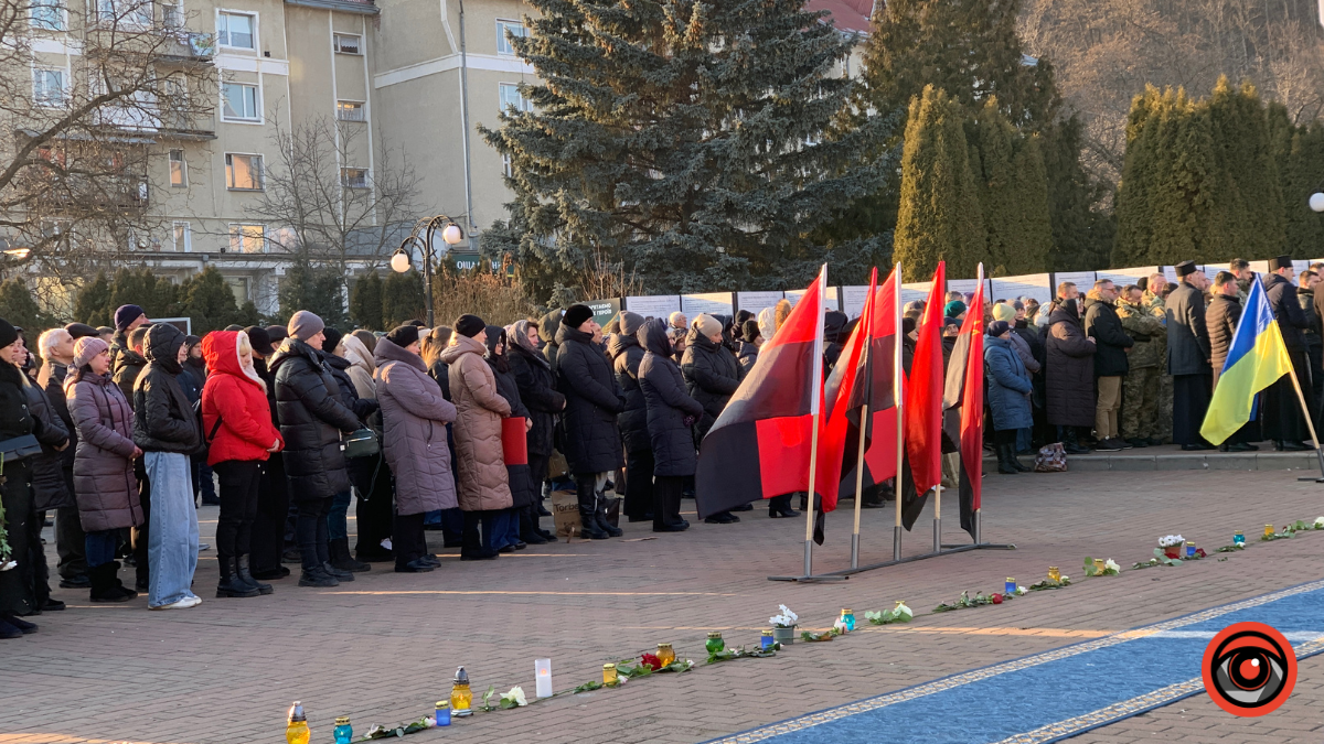 До Косова прибув кортеж Героя-Максима Ємця 2