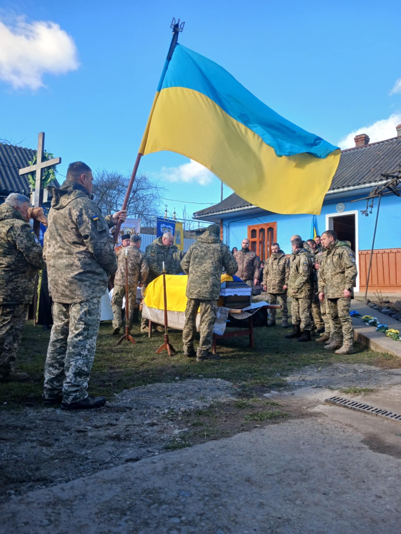 На Коломийщині в останню путь провели померлого воїна Івана Бортейчука 5