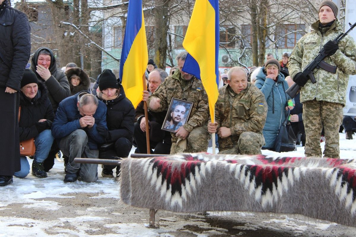 Верховина віддала шану молодому Герою Дмитру Зінов'єву 1