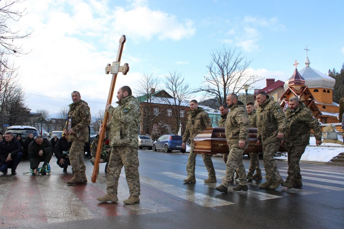 Верховина віддала шану молодому Герою Дмитру Зінов'єву 3