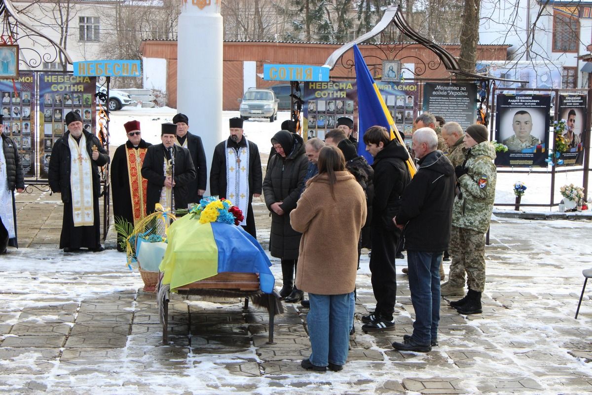 Верховина віддала шану молодому Герою Дмитру Зінов'єву 10
