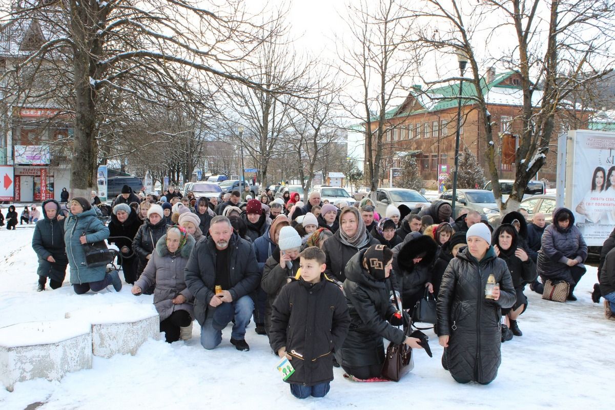 Верховина віддала шану молодому Герою Дмитру Зінов'єву 12