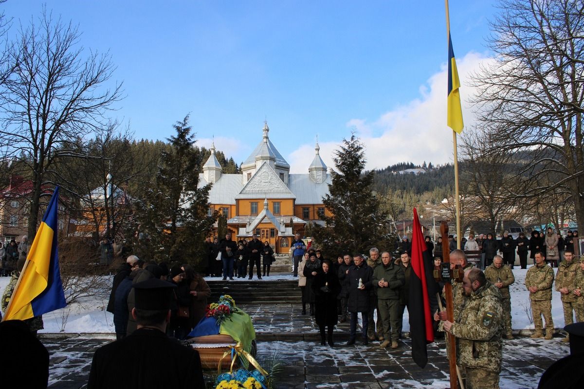 Верховина віддала шану молодому Герою Дмитру Зінов'єву 7