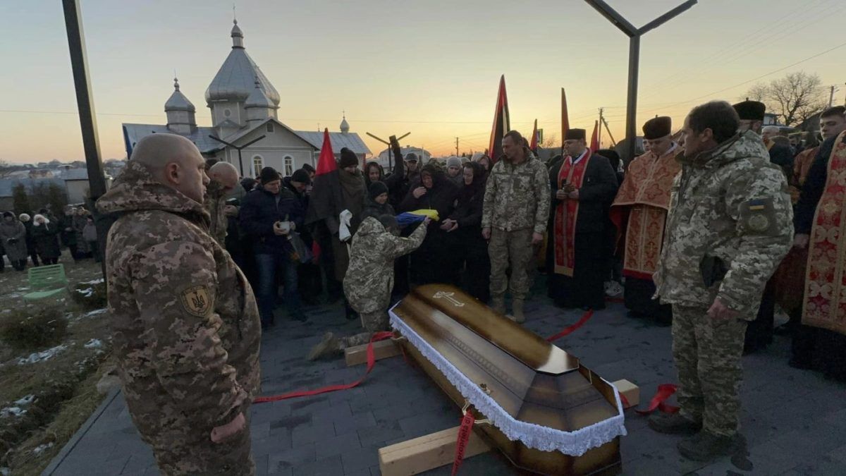 На Надвірнянщині назавжди попрощались із Героєм Іваном Кульчаком 9