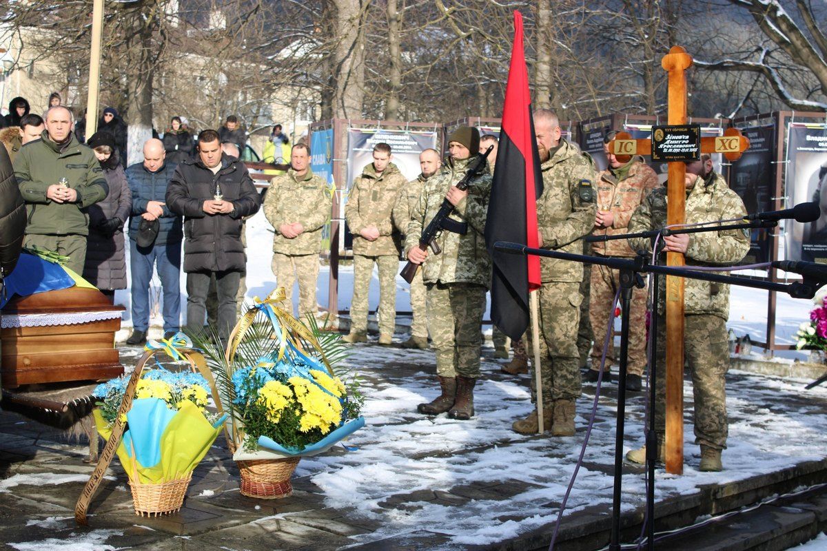 Верховина віддала шану молодому Герою Дмитру Зінов'єву 9