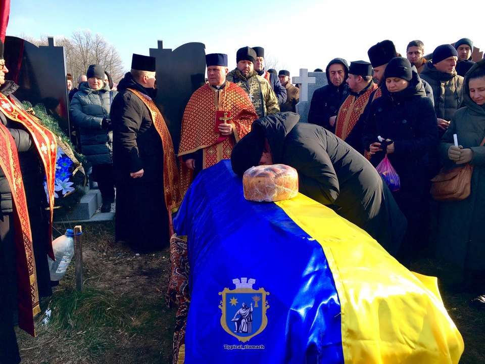 Героя Івана Федюка провели на вічний спочинок у Жукові 7