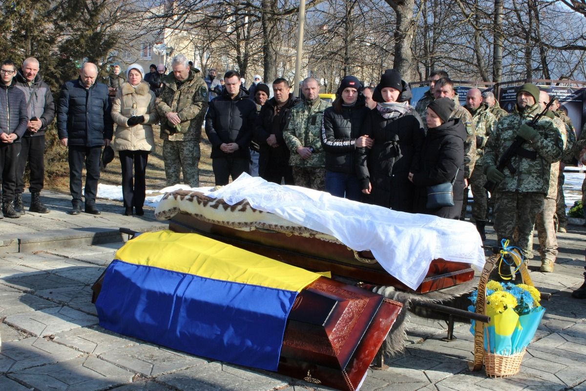 Верховина провела в останню путь померлого захисника Валерія Данілейчука 4