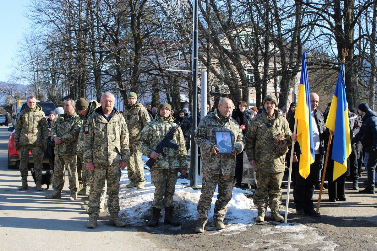 Назавжди 21: Верховина попрощалася із Героєм Владиславом Іванським 3