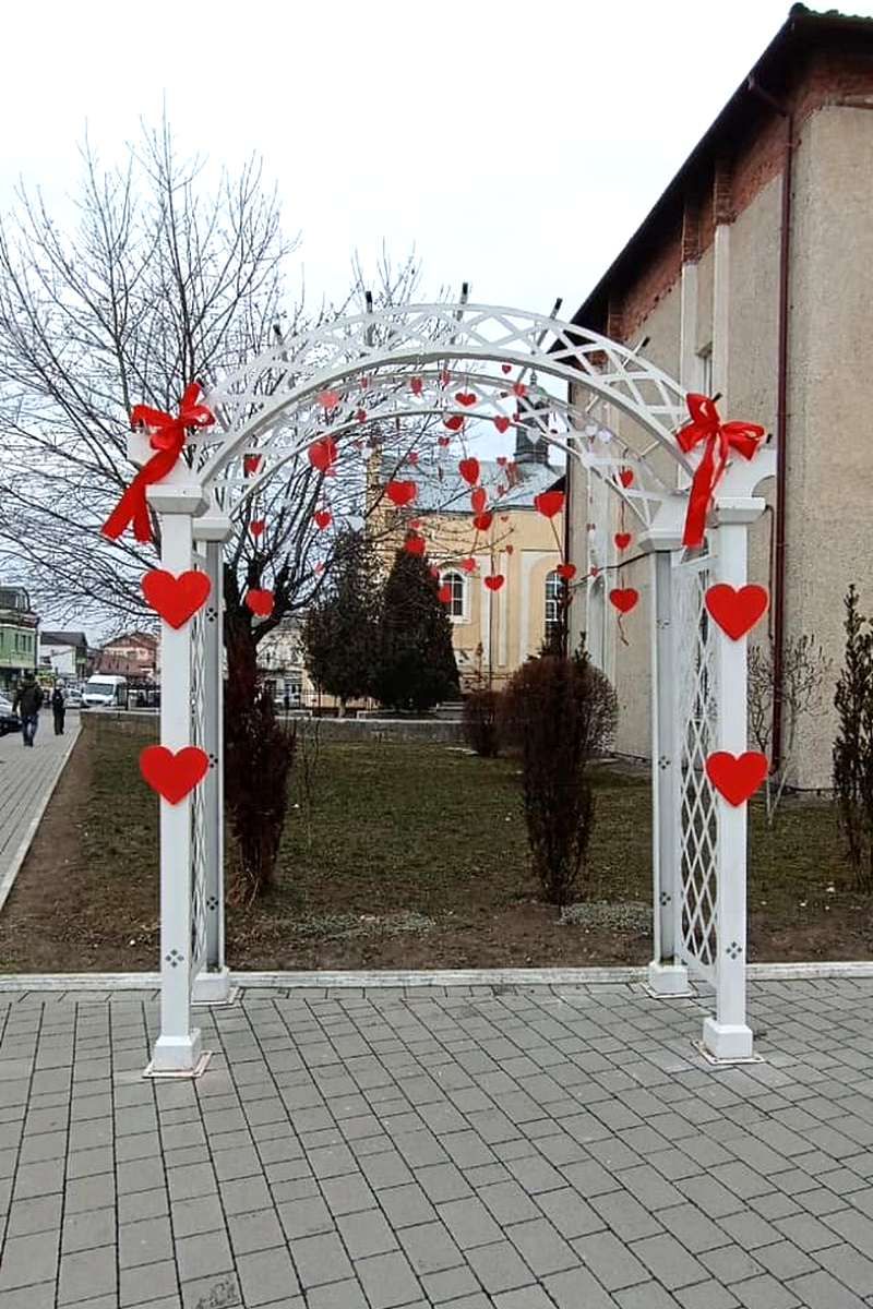 До Дня Валентина у Коломиї встановили святкову фотозону 2