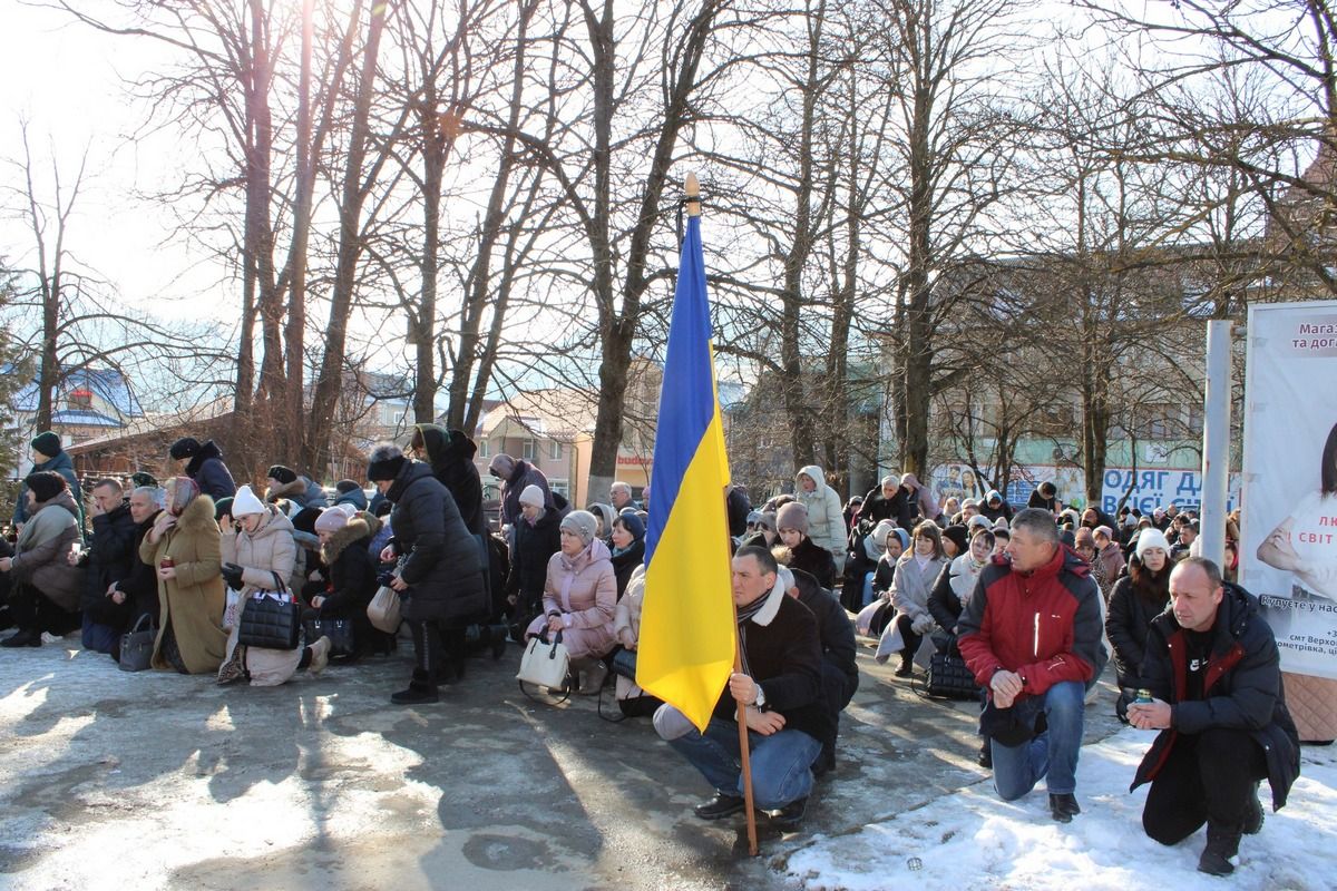 Назавжди 21: Верховина попрощалася із Героєм Владиславом Іванським 10