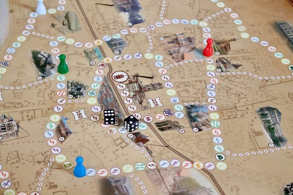 У Коломиї створили настільну гру про історію міста 3