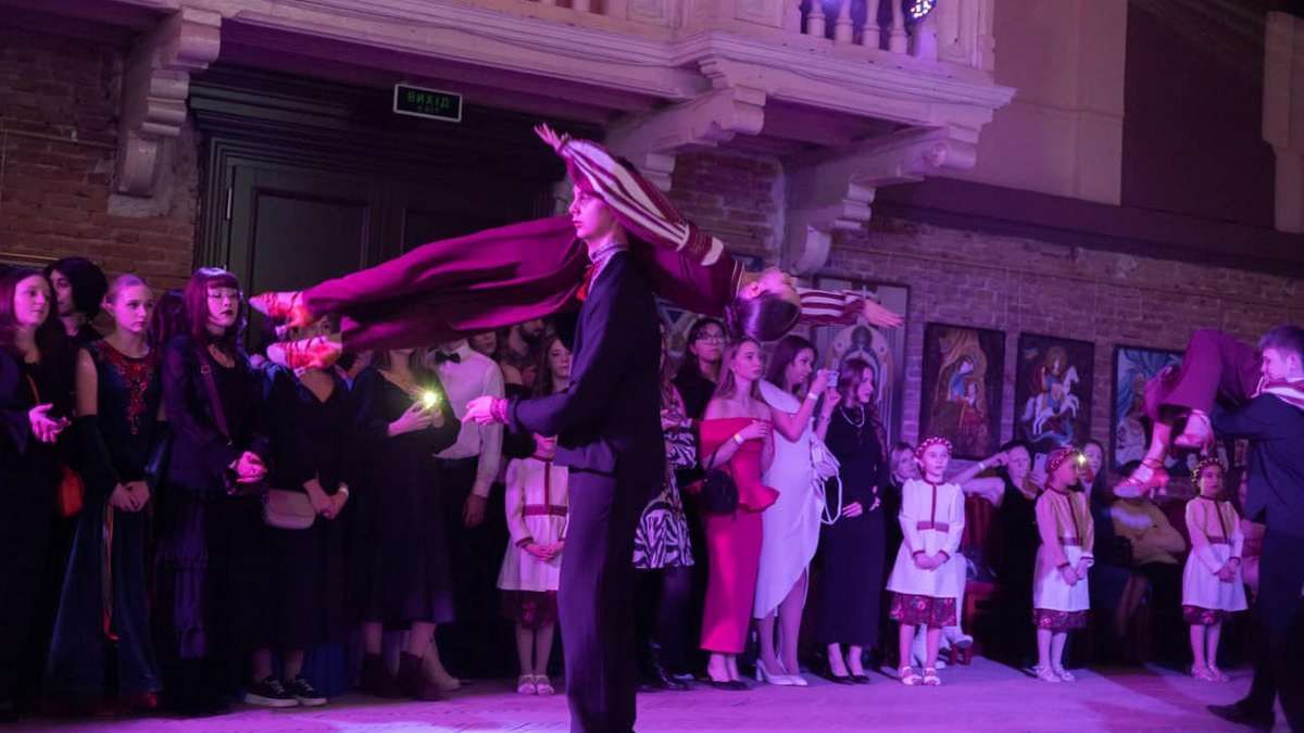 У Коломиї провели благодійний бал "Вартові мрії" 4