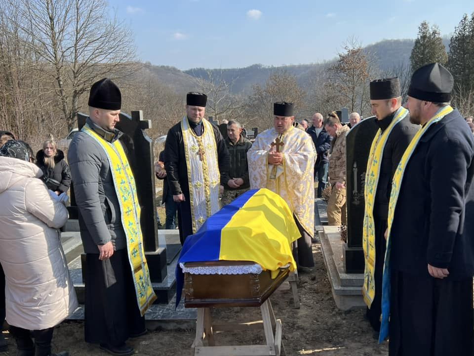На Городенківщині попрощалися із померлим захисником Іваном Радиком 10