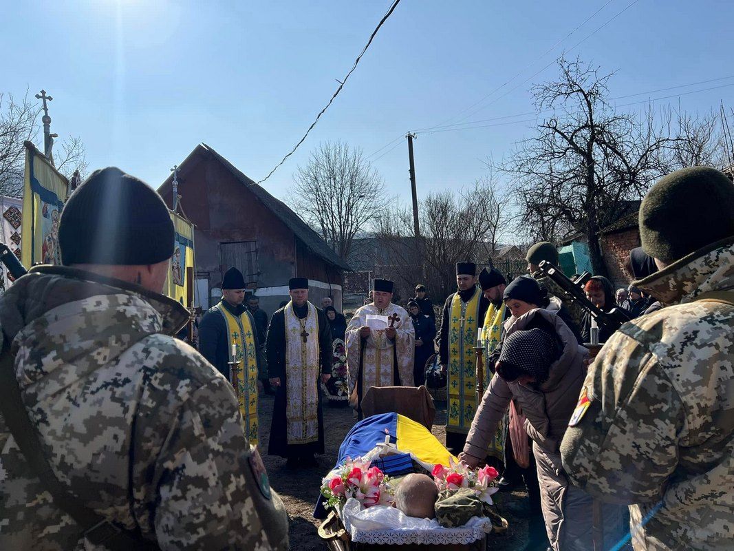 На Городенківщині попрощалися із померлим захисником Іваном Радиком 3