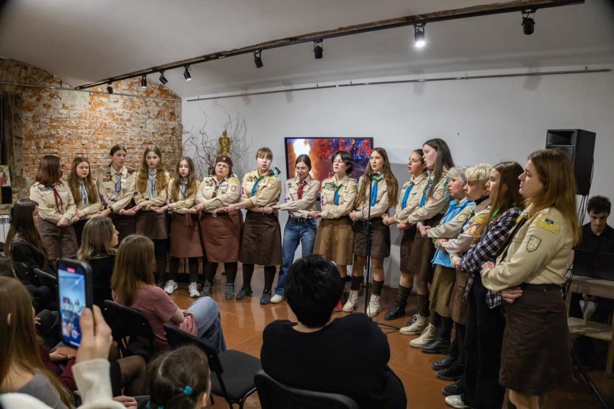 У Коломиї відбувся мистецько-патріотичний захід до Дня українських жінок-героїнь "Сильні духом" 4