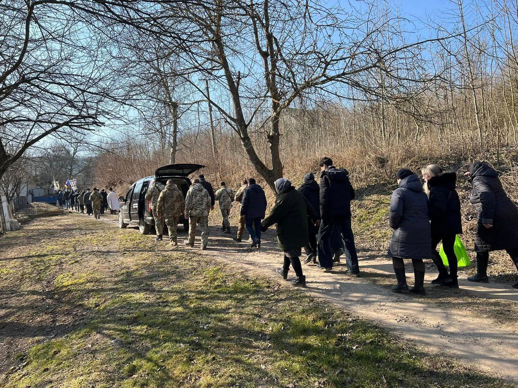На Городенківщині попрощалися із померлим захисником Іваном Радиком 5