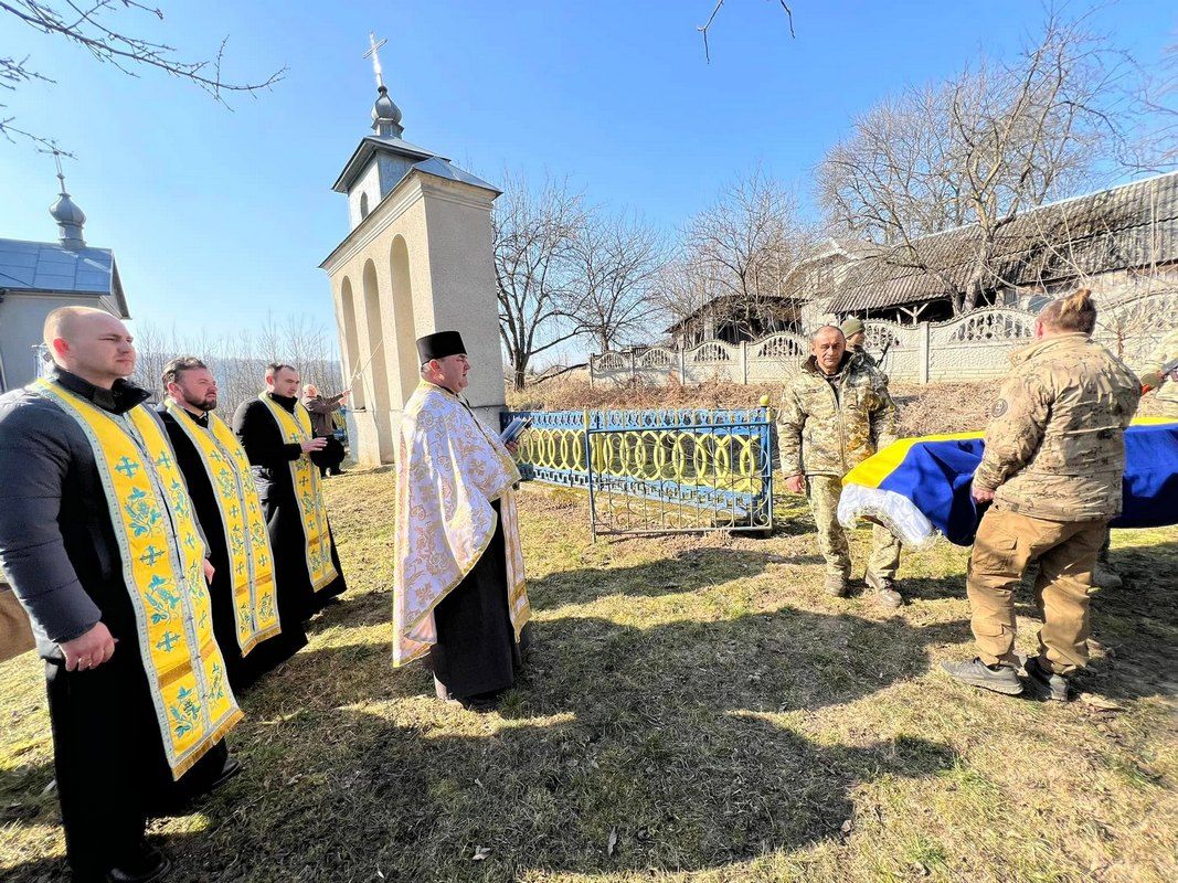 На Городенківщині попрощалися із померлим захисником Іваном Радиком 6