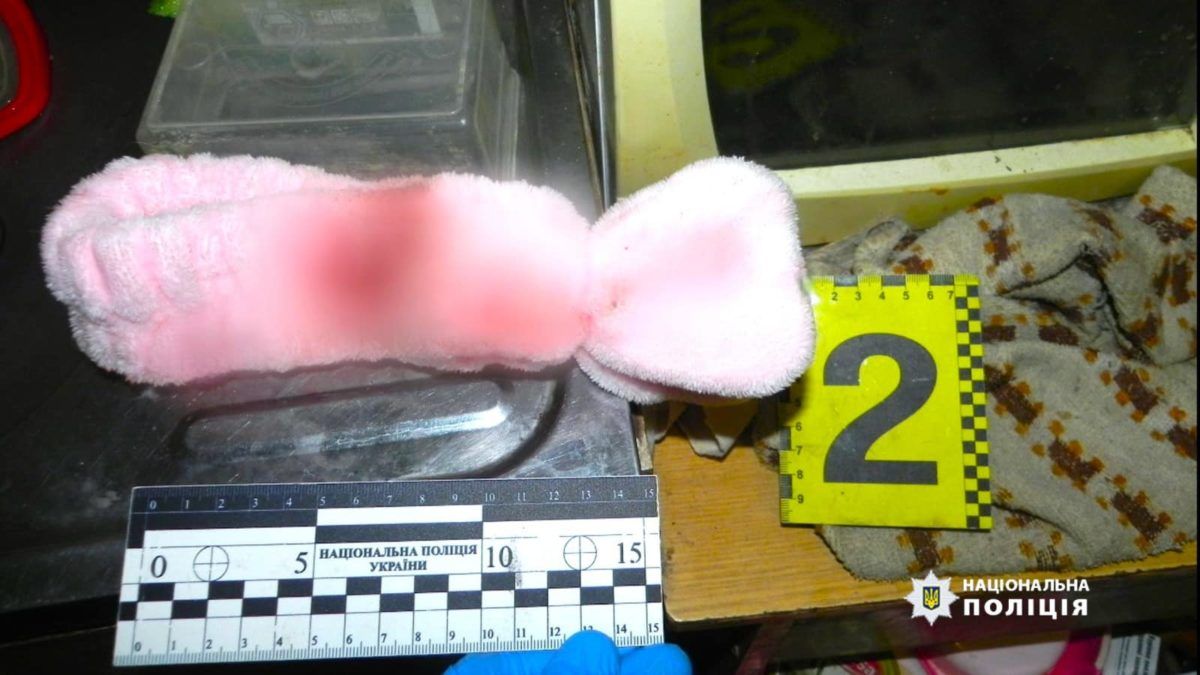 На Коломийщині п'яний чоловік штрикнув свою знайому скальпелем 2