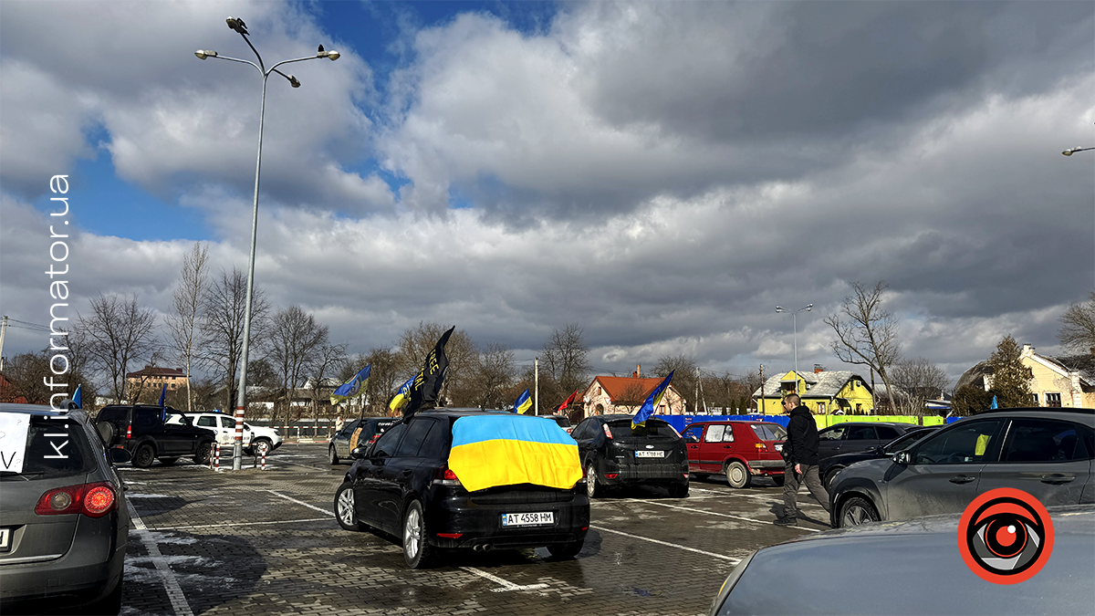 У Коломиї відбувся автопробіг на підтримку військовополонених 3