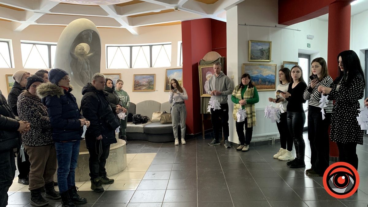 У Коломиї традиційно провели акцію "Ангели памʼяті" 1