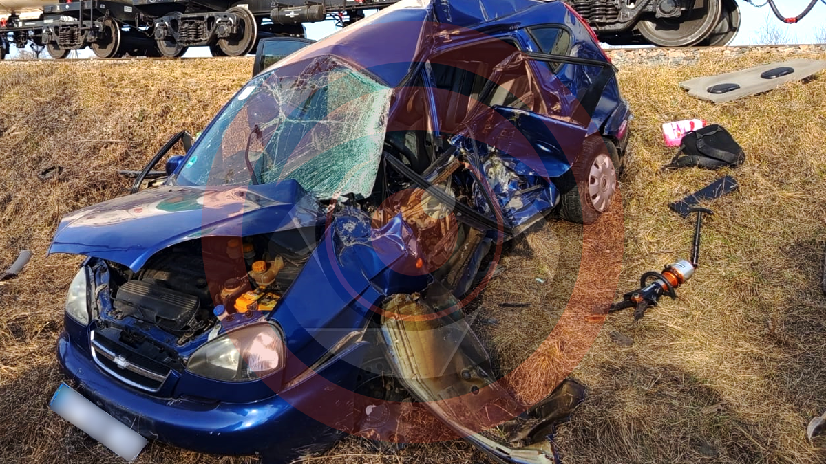 На Коломийщині внаслідок зіткнення з потягом загинула водійка, ще троє - травмовані 2