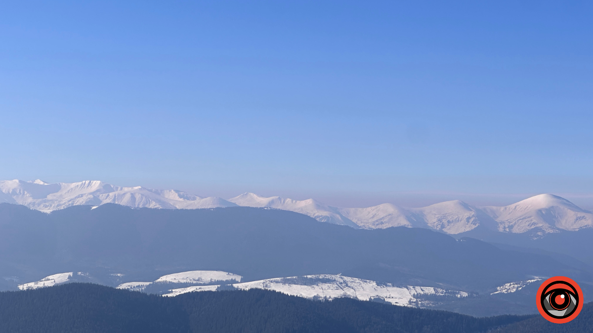 Крижані візерунки, сонячні промені й безмежний спокій гір: фоторепортаж з Карпат 10
