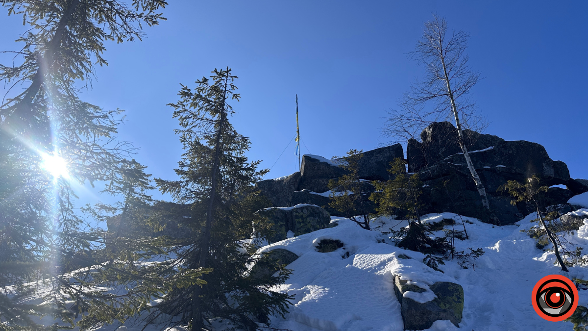Крижані візерунки, сонячні промені й безмежний спокій гір: фоторепортаж з Карпат 5