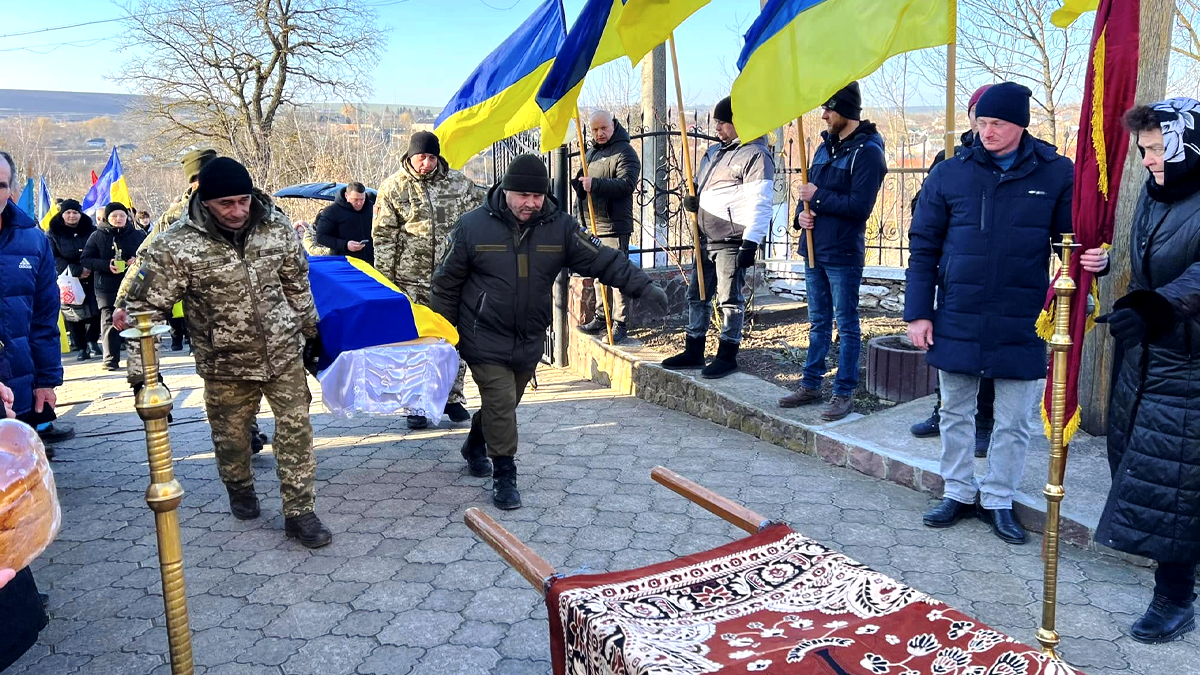 На Городенківщині попрощалися з воїном Юрієм Яринським 10