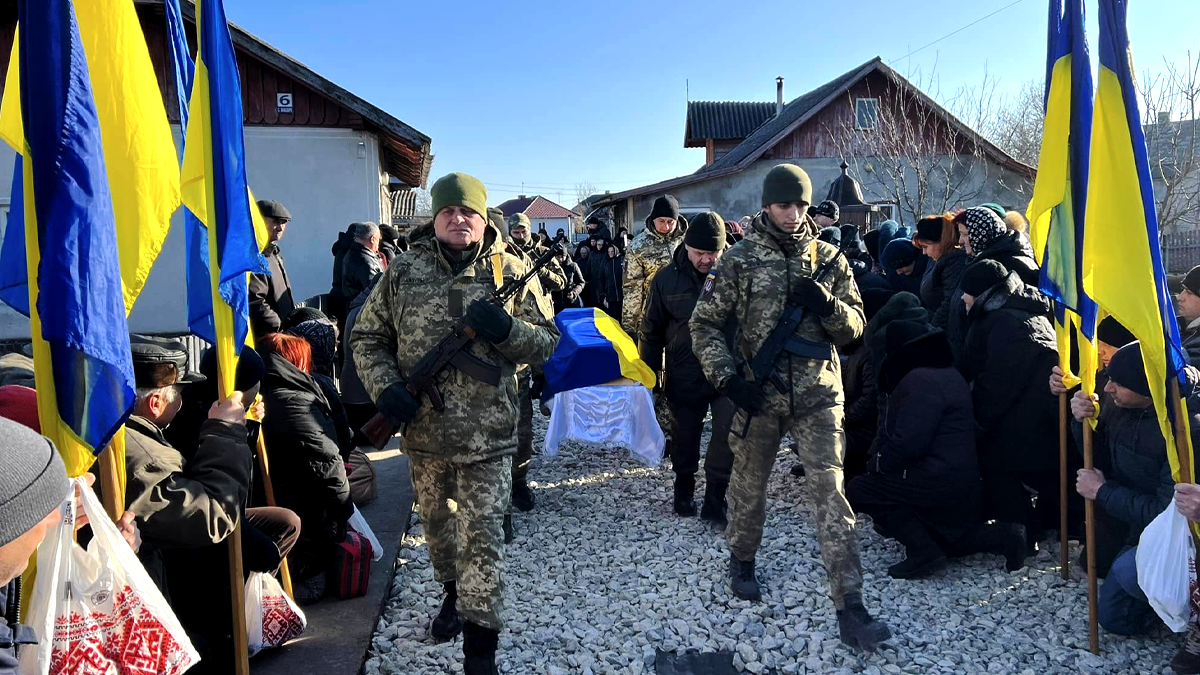 На Городенківщині попрощалися з воїном Юрієм Яринським 7