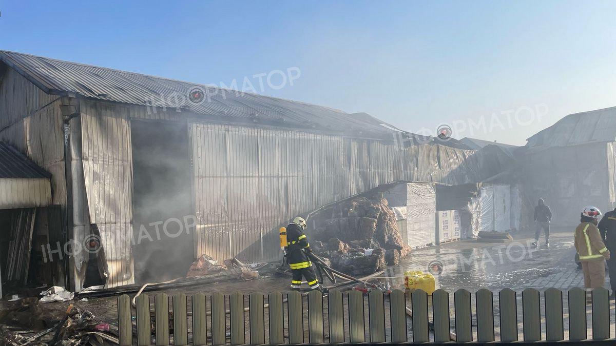 Вражаючі фото масштабної пожежі у Снятині 2