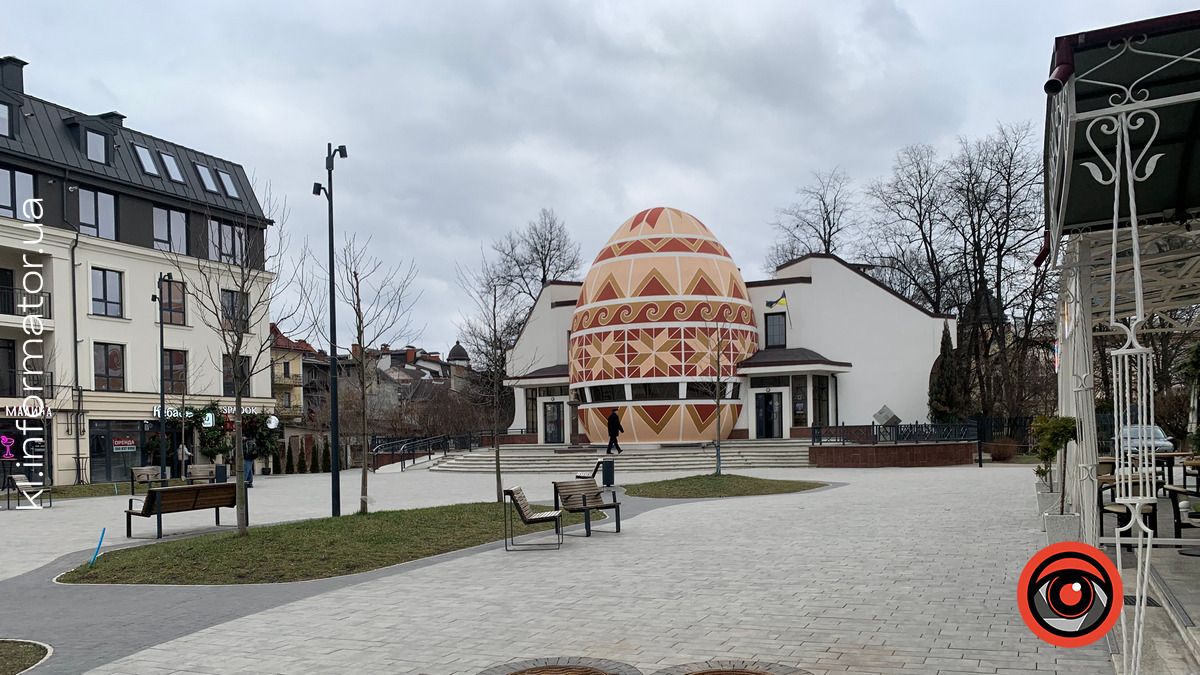 "Крізь призму серця і душі": виставку живопису відкрили в Коломиї 13