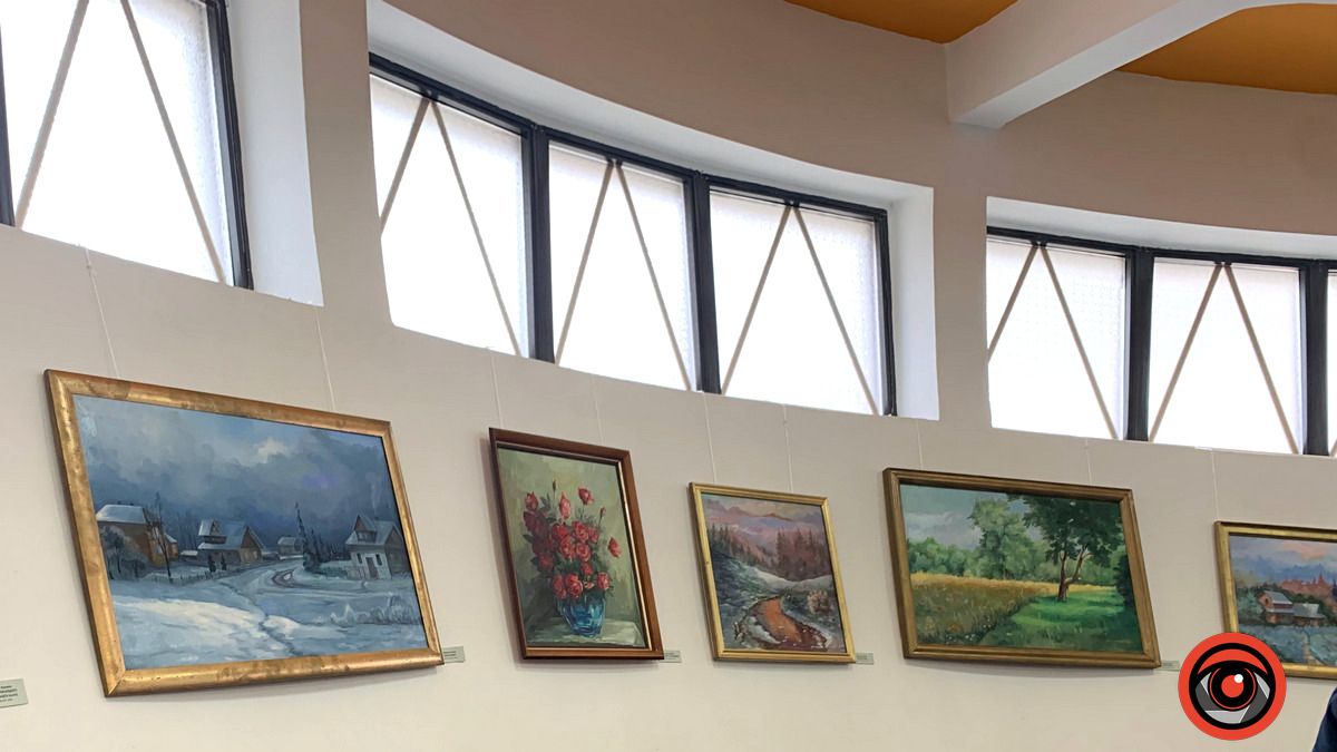 "Крізь призму серця і душі": виставку живопису відкрили в Коломиї 8