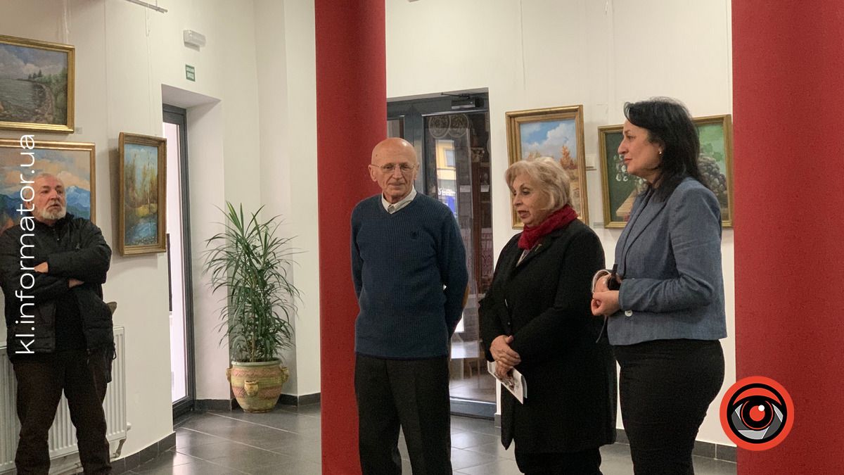 "Крізь призму серця і душі": виставку живопису відкрили в Коломиї 5