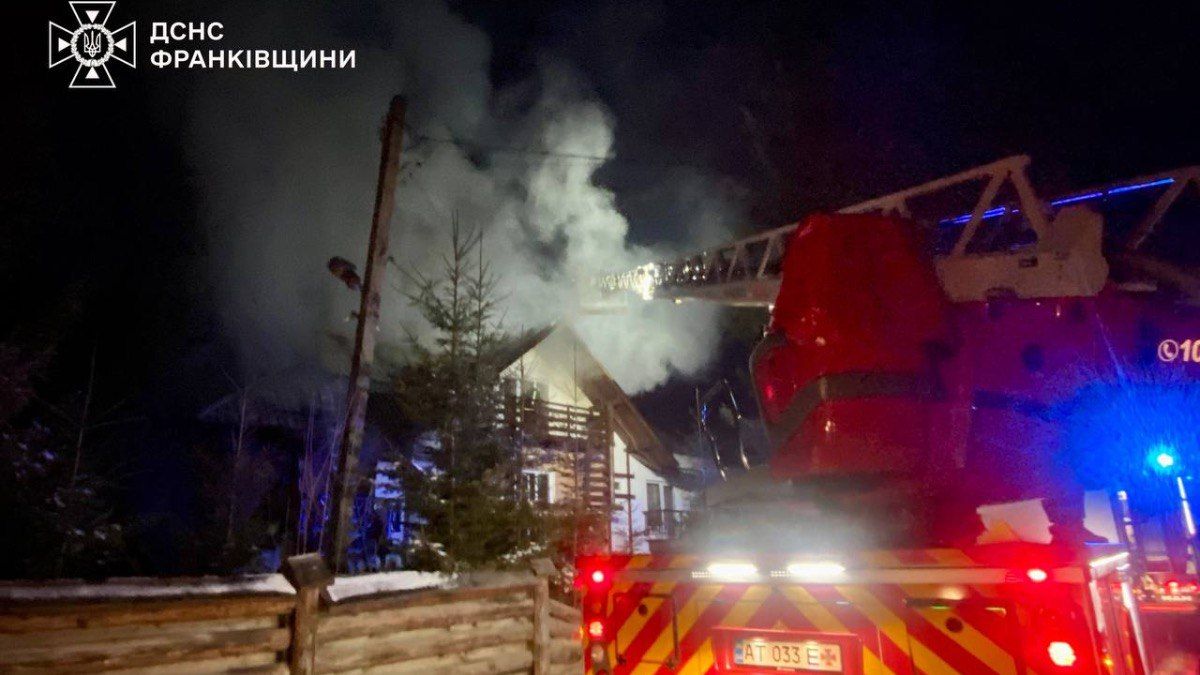 У Микуличині горів двоповерховий будинок