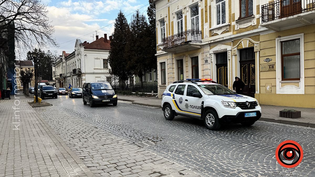 У Коломиї зустріли скорботний кортеж з тілом воїна Руслана Возного 2