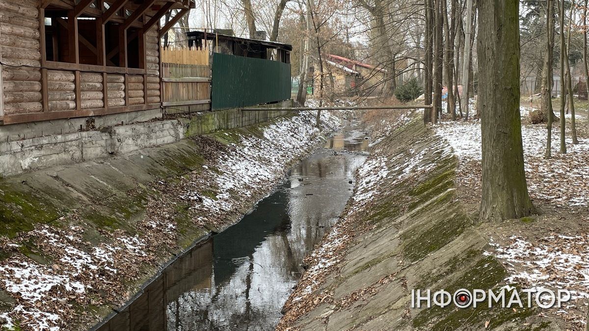 Частину русла від містка до вул. Кобилянської не почистили