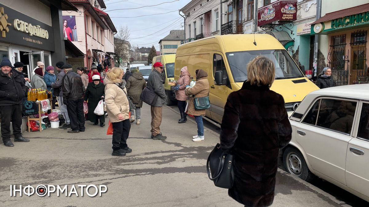 Базар біля базару: як вул. Ринок у Коломиї стала місцем торгівлі просто неба 3