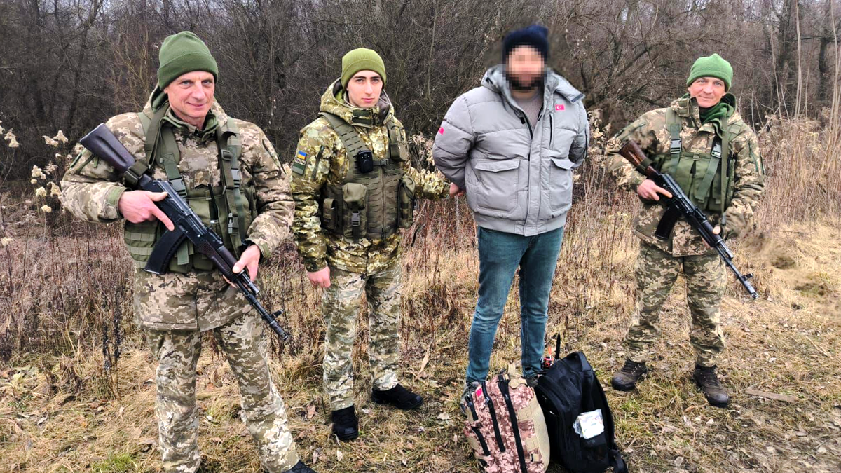 Іноземець намагався незаконно потрапити у Європу через Україну під виглядам рибалки