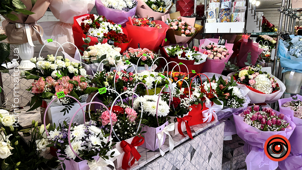 Яка вартість квітів у Коломиї на передодні Дня святого Валентина 7