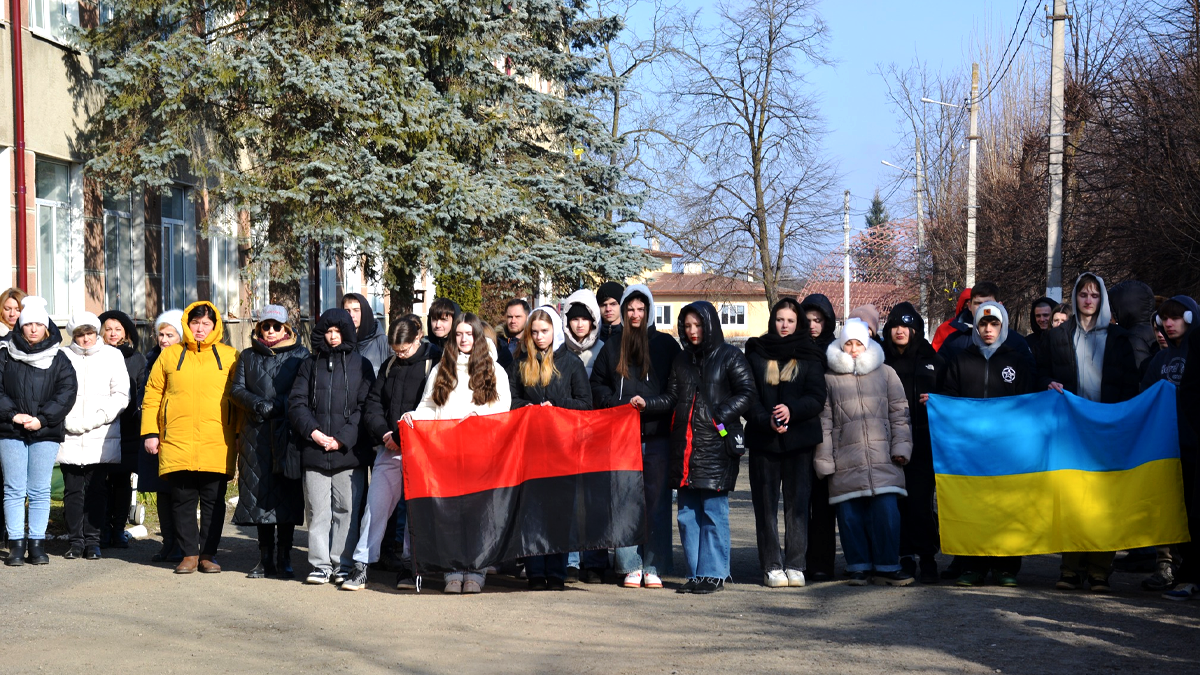 У Надвірній відкрили меморіальні дошки на честь воїнів Гриціва Василя та Тиміцького Назарія 2