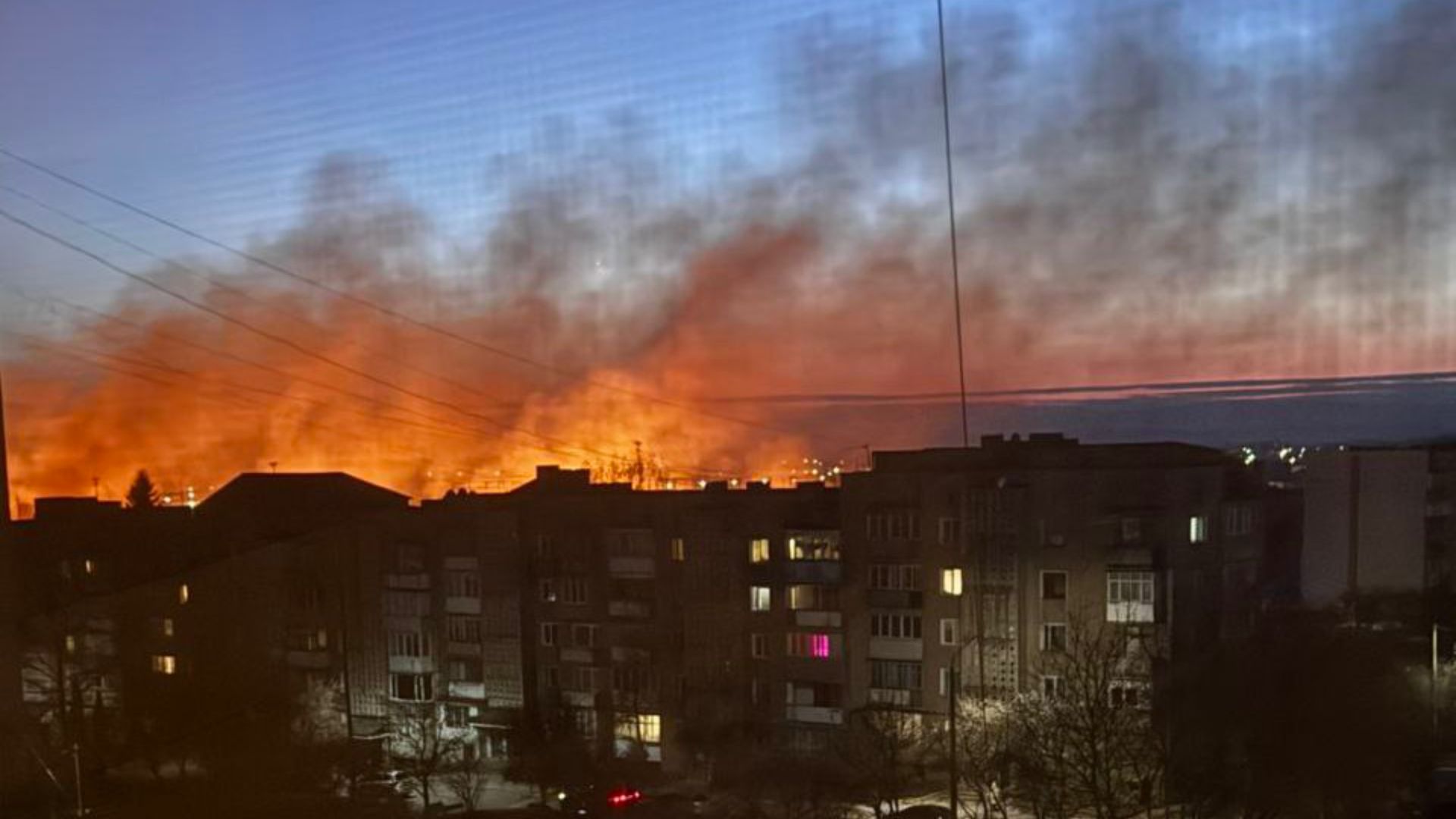 Масштабно палає в районі Гомону в Коломиї. ФОТО та ВІДЕО 8