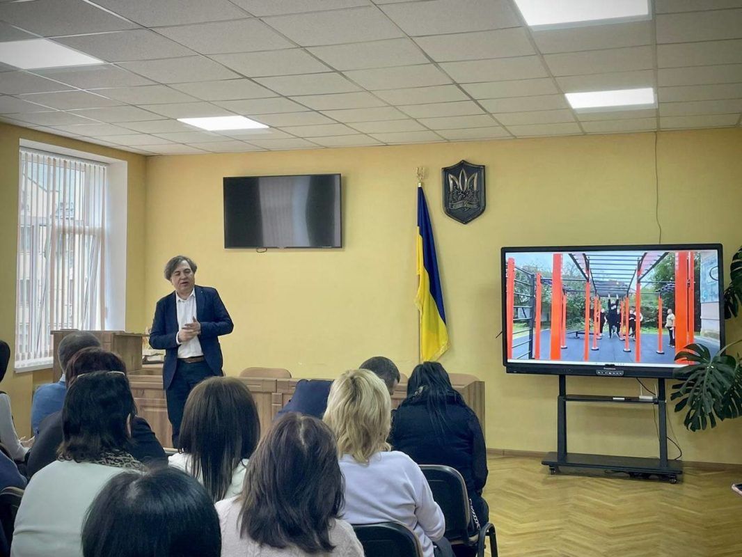 Освітнім закладам Коломийської громади передали нове навчальне обладнання 7