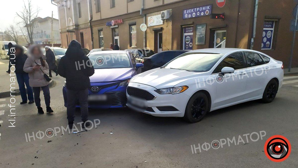 У центрі Коломиї - ДТП: рух сильно ускладнено 1