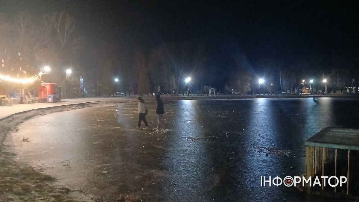 На лід - зась! Рятувальники попереджали коломиян про небезпеку 1