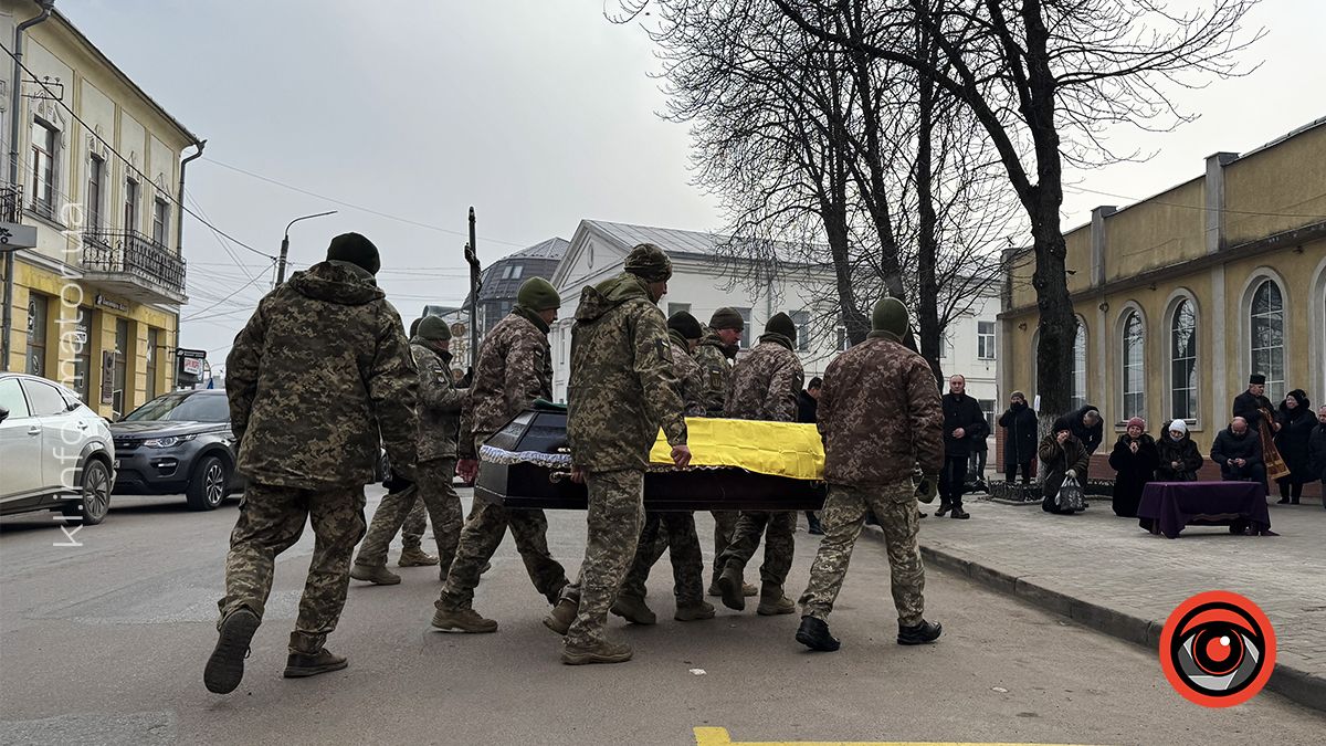 У Коломиї віддали останню шану захиснику Олегу Дутчаку 2